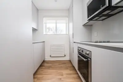 renovated two bedroom, Park Lawn and Berry - ID 3952