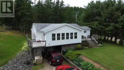 Tucked away against a sheltering knoll you will find a beautiful, ultra-comfortable hideaway, locate...