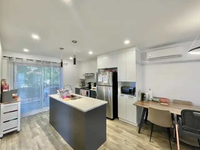 4.5-room Apartment - Longueuil - WiFi, Air Conditioning, Parking Included - October 1st