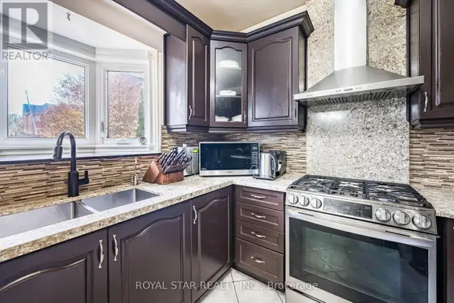 40 OAKDALE ROAD Vaughan (Maple), Ontario in Houses for Sale in Markham / York Region - Image 21