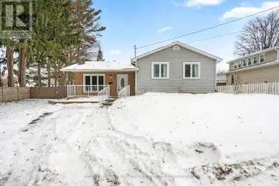 Welcome to this beautifully maintained home in the heart of Niagara Falls! Tucked away as the last h...