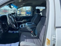 Experience the power and versatility of the 2018 Chevrolet Silverado 1500 LT, designed for drivers w... (image 9)