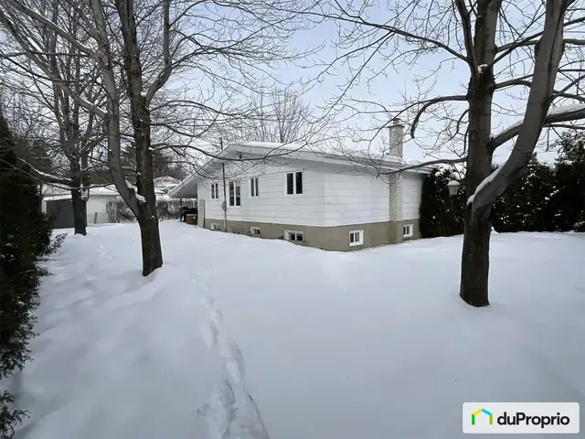 $389,000 - Bungalow for sale in Chicoutimi (Chicoutimi) in Houses for Sale in Saguenay - Image 4