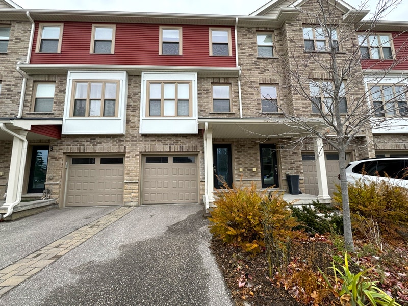 Stunning 2Bed, 2.5Bath Townhouse in South Barrie Long Term Rentals