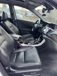 2017 Honda Accord – Backup Camera | Side Mirror Camera | Mileage: 210,776 km Automatic Transmission... (image 9)