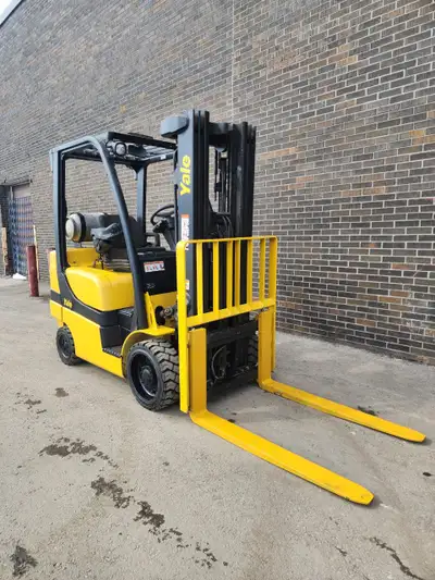 Keywords: used forklift, forklift, propane forklift, 3-stage mast, 6,000 lbs capacity, side shift, u...