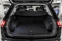 ... Engine: Moteur à 4 cylindres 2.0l L/100Km City: 10.6 L/100Km Hwy: 8.0 Safety Equipment Contrôle... (image 9)