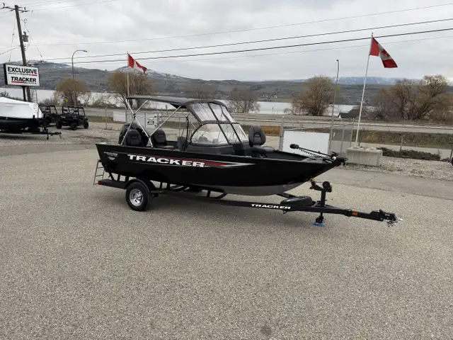 2026 TRACKER ProGuide V175CB Fishing Boat in Powerboats & Motorboats in Vernon - Image 2