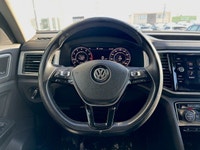 * 4MOTION All-Wheel Drive (AWD) * 20-inch alloy wheels * LED headlights, fog lights, DRLs * Wood tri... (image 5)