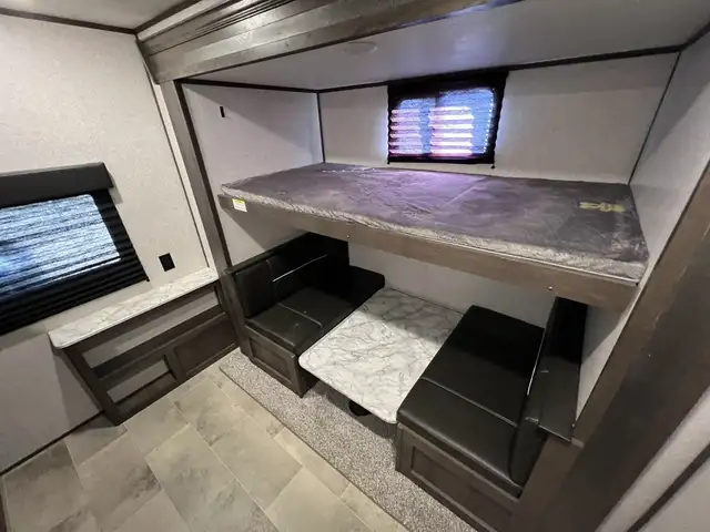 2020 DUTCHMEN COLEMAN LANTERN 337BH (FINANCING AVAILABLE) in Travel Trailers & Campers in Strathcona County - Image 9