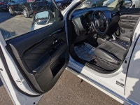 "• Power_Steering • Power_Brakes • Power_Windows • Power_Mirrors • Power_Locks • Keyless_Entry • Air... (image 9)