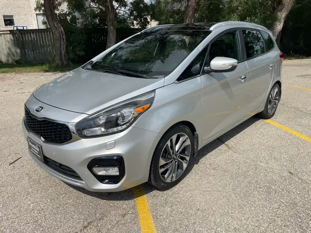 2017 Kia Rondo EX Luxury