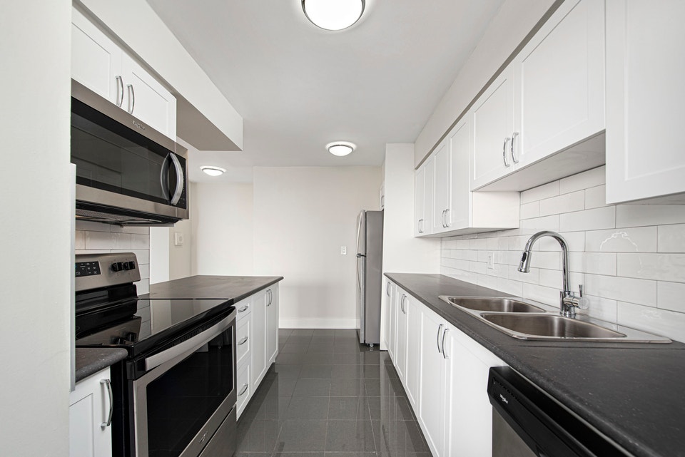 2 Bedroom Apartment for Rent - 79 Thorncliffe Park Dr 3