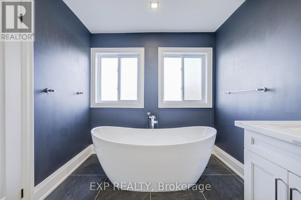 4-Bedroom Detached Home for Sale in Newmarket | 2,800 Sq. Ft., photo 6 of 7