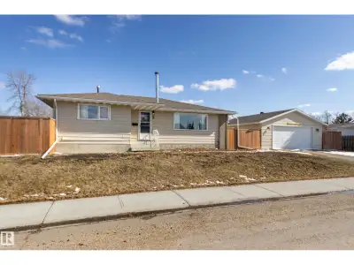 Welcome to this beautifully maintained bungalow in the family-friendly community of Corinthia Park!...