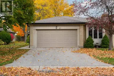 Welcome to this meticulously maintained, sprawling ranch-style townhouse/condo, offering the perfect...