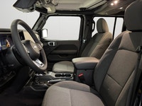 This 2026 JEEP WRANGLER 4-DOOR SAHARA has the following options Cloth Low-Back Bucket Seats, Remote... (image 9)