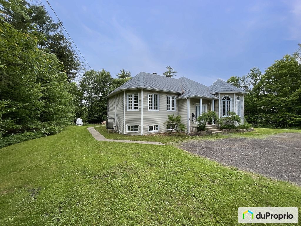 $645,000 - 1 1/2 Storey for sale in Shefford — photo 1