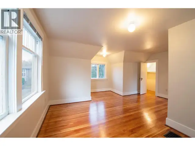 2970 W 37 AVENUE Vancouver, British Columbia in Long Term Rentals in Vancouver - Image 13