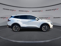 // ACCIDENT FREE!! // // SINGLE OWNER! // This 2023 Kia Sportage LX AWD | One Owner | No Accidents i... (image 8)