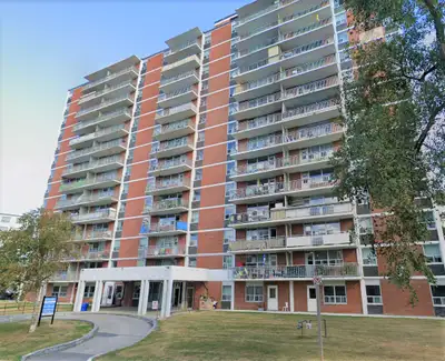 BEAUTIFUL 2 BR IN PORT CREDIT (UTILITIES INCL)