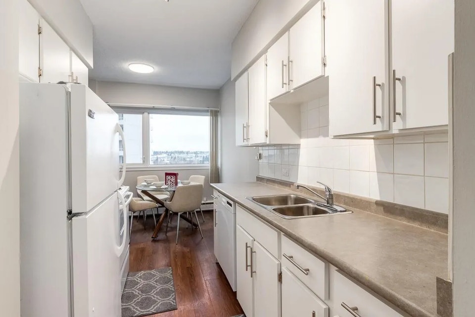 Gym, resident library, dog run and more 5