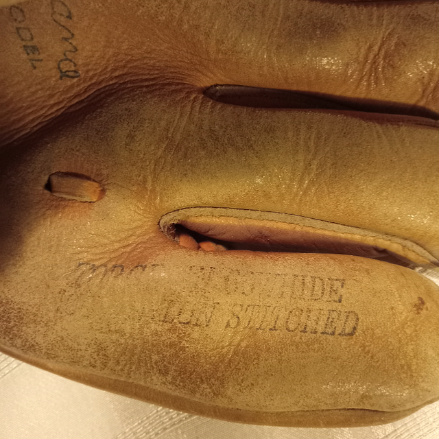 Vintage Dean Chance Youth Baseball Glove / Mitt  Trio Hollander in Baseball & Softball in Belleville - Image 9