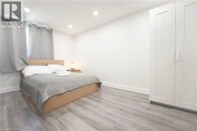 136 JANSEN Avenue Kitchener, Ontario in Long Term Rentals in Kitchener / Waterloo - Image 23