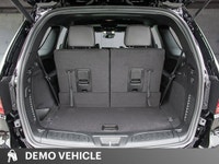 This Dodge Durango delivers a Regular Unleaded V-6 3.6 L/220 engine powering this Automatic transmis... (image 7)