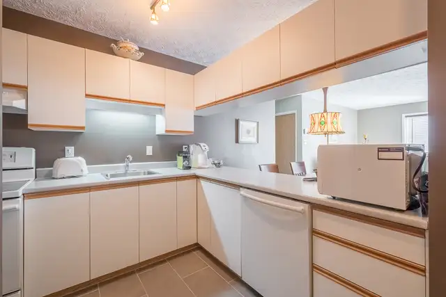 4 ½ - Situé tout près du CHUS (rue des Lys) in Long Term Rentals in Sherbrooke - Image 7