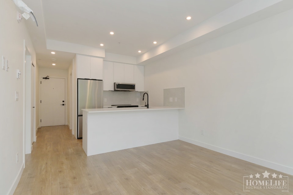 Brand New 1 Bed + Den, 1 Bath Condo for Rent at Viva in Surrey 5