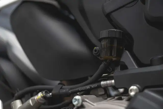 2025 Ducati Panigale V2 *BAS KMs!*5533992136638566423