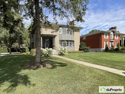 Magnifique duplex entièrement rénové Ville Mont-Royal Découvrez ce superbe duplex situé au coeur de...