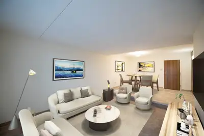 This well-appointed Fort Garry high-rise has it all! It's close to the U of M and a short bike ride...