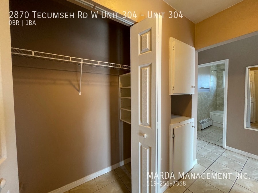 SPACIOUS BACHELOR UNIT NEAR HURON CHURCH! + Utilities 2