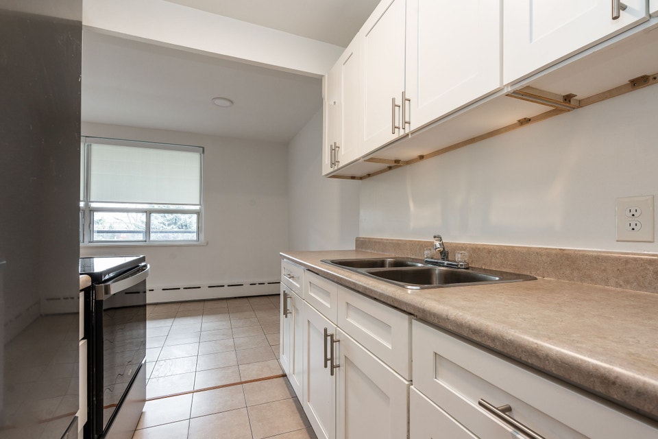 Three bedroom at Keele and Wilson - ID 2404 3