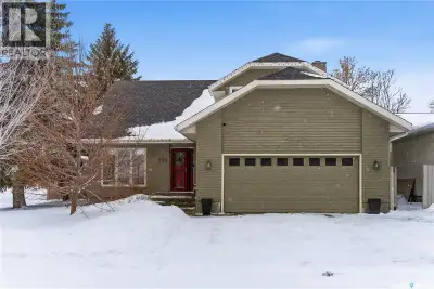 Welcome to 290 Rogers Road, Located in the desirable community of Albert Park, this beautifully main...