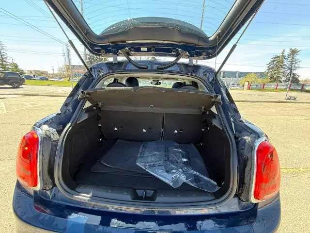 2018 MINI 5 Door Cooper S FWD in Cars & Trucks in Calgary - Image 5