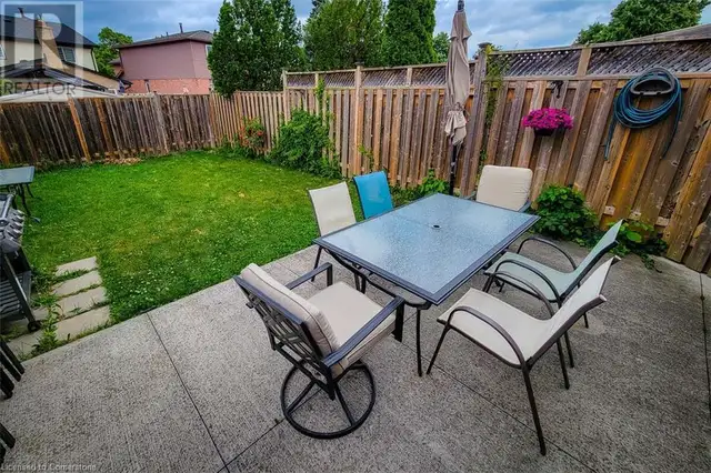 339 MACINTOSH Drive Stoney Creek, Ontario in Houses for Sale in Hamilton - Image 15