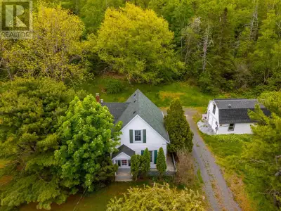 Welcome to the Stillman Purdy House, a traditional 1868 Nova Scotia farmhouse that beautifully blend...