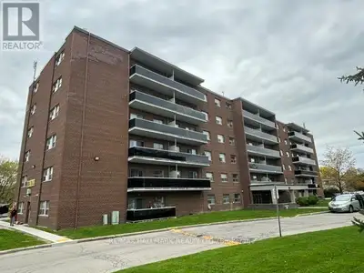 Bright and spacious ground-floor apartment in a well-maintained building in Mississauga's desirable...