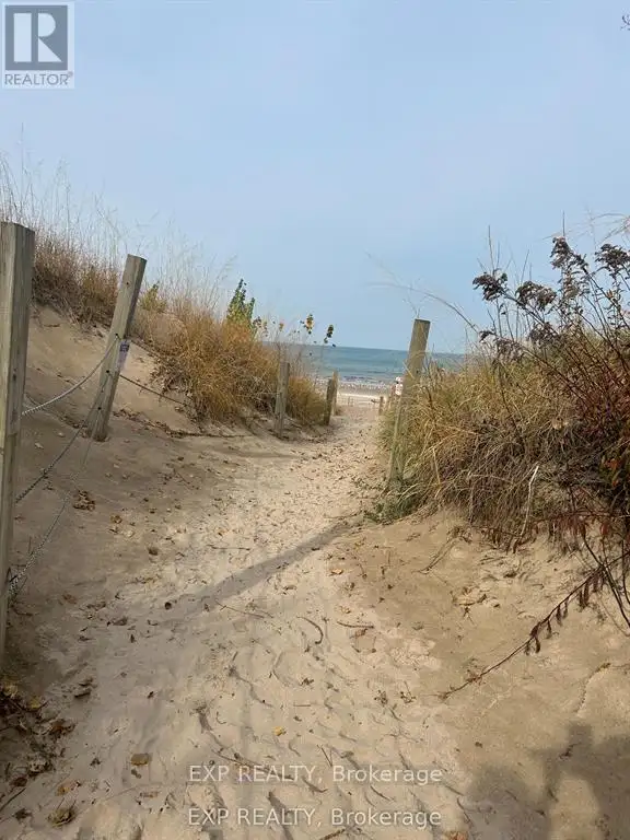 9995 PORT FRANKS ESTATES DRIVE Lambton Shores (Port Franks), Ont in Houses for Sale in Grand Bend - Image 10