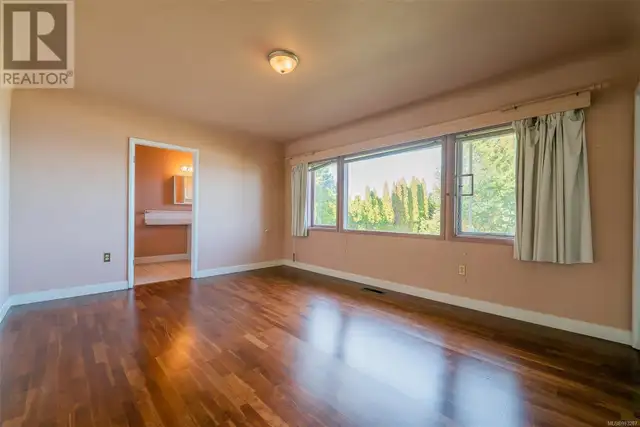 441 Memorial Ave Qualicum Beach, British Columbia in Houses for Sale in Parksville / Qualicum Beach - Image 38