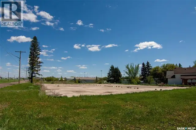 8 South Front STREET Yorkton, Saskatchewan in Land for Sale in Regina - Image 3