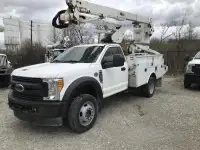2017 Ford Bucket Truck - Ford F-550 Utility Bucket Altec AT40G