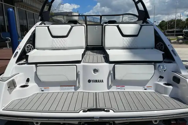 2025 Yamaha 252SE Mist Grey | Trailer included | Yamaha Cash reb in Powerboats & Motorboats in Kawartha Lakes - Image 13