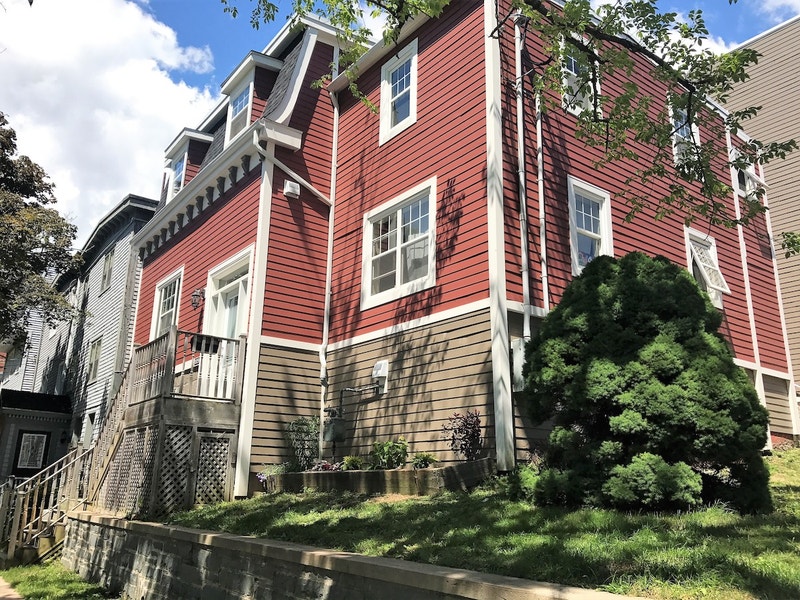 1119 B Wellington St 5 Bedroom Apartment NEW May 1 Long Term