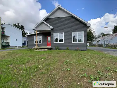 Superbe maison unifamiliale entièrement rénovée. Toiture,isolation(aucune isolation de brin de scie)...