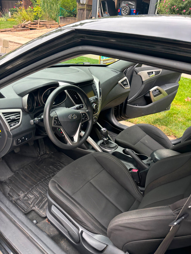 Hyundai Veloster 3 Door Manual in Cars & Trucks in Guelph - Image 2