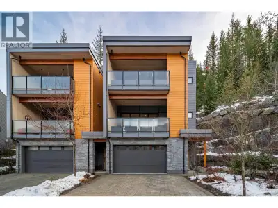 Set in the desirable Cheakamus Crossing neighbourhood, this contemporary Basalt Living duplex delive...